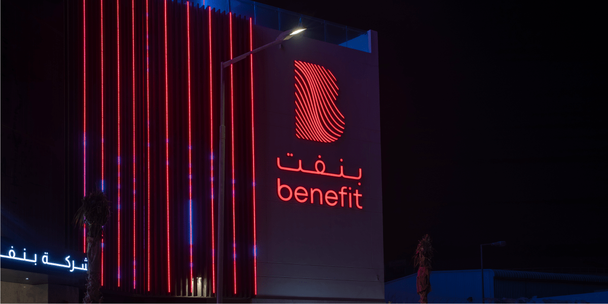 01-3D FRONT-LIT SIGNAGE (NIGHT VIEW)